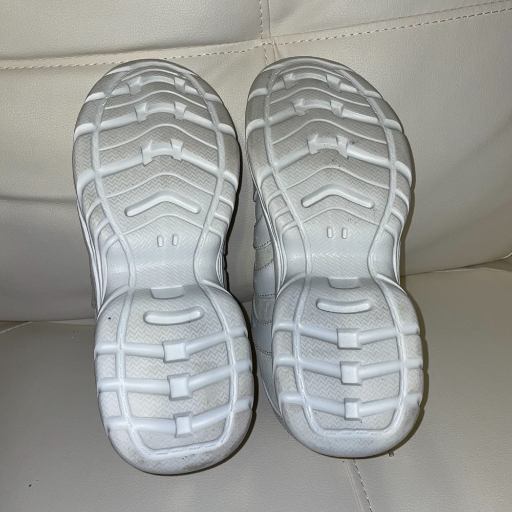 LA Gear Sneakers (Women’s Size 8.5) - Picture 8 of 9
